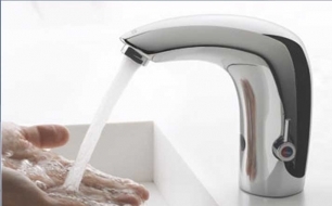 El consumo medio de agua en los hogares extremeños subió un 10,7% en 2014, aunque está por debajo de la media nacional