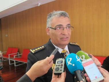 El comisario Luis Ochagavía, que ha sido destinado a México, se despide de Cáceres en la fiesta de los Ángeles Custodios