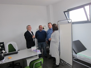 El alcalde de Badajoz inaugura el nuevo Consultorio Médico de la pedanía de Novelda