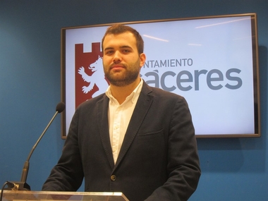 El PSOE de Cáceres pide que la alcaldesa lidere un movimiento para que la ciudad tenga un 'tren digno'