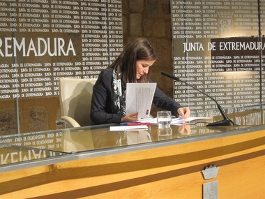 Los servicios sociales de varios ayuntamientos extremeños ofrecerán orientación por un convenio con la Junta