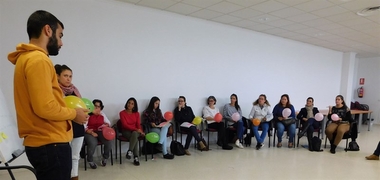 Un veintena de personas entrena la búsqueda de trabajo en una lanzadera de empleo en Villanueva de la Serena 