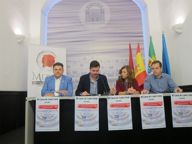 Unos 60 profesores de música asisten a un curso coral iberoamericano relacionado con la gastronomía en Mérida