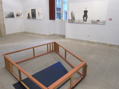 La exposición 'Historias del camino' repasa la evolución de diez artistas vinculados a Extremadura