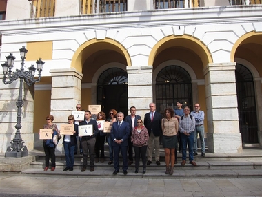 Badajoz guarda un minuto de silencio por la última víctima de violencia de género