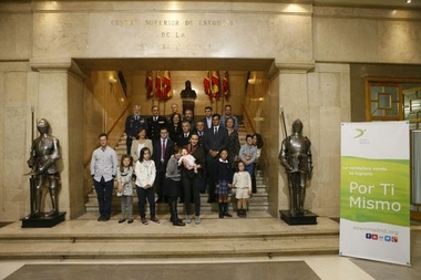 Las Fuerzas Armadas participan en el calendario solidario 2017 de la Fundación Síndrome de Down de Madrid