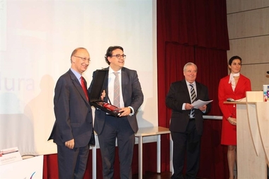 Extremadura recibe el premio a la sanidad más innovadora de la revista 'New Medical Economics'