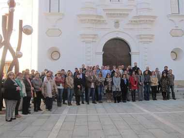 La Asamblea de Extremadura celebra un minuto de silencio en memoria de las últimas víctimas de accidentes laborales