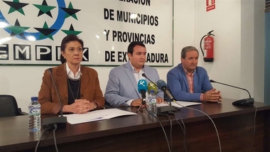 La Junta de Extremadura colabora con la Fempex para la puesta en marcha de un nuevo Plan de Formación para 2016-2017