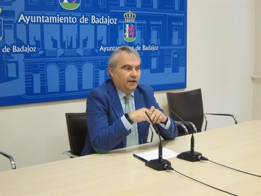 Fragoso apela al consenso para aprobar los presupuestos de la ciudad y matiza que la oposición no puede presentarlos
