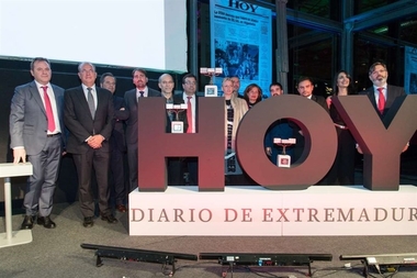 El reportero Ángel Sastre, la diseñadora María Lemus y el autor Eugenio Fuentes reciben los Premios 'Extremeños de HOY'