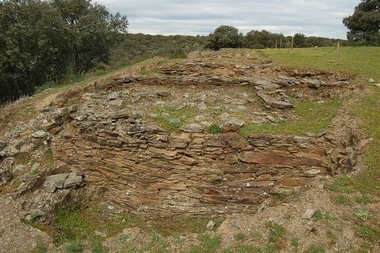 El BOE declara como bien de interés cultural los yacimientos arqueológicos de Botija, Plasenzuela y Cáceres
