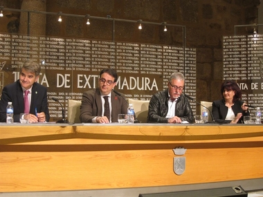 Varias actividades sensibilizan en Extremadura contra la 'discriminación' por SIDA, con más de 1.000 casos en la región