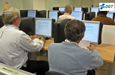Detenida en Badajoz una persona por suplantar la identidad de otra en el examen del carné de conducir