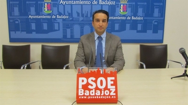 Cabezas (PSOE) culpa a Fragoso de 