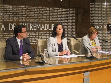 Un total de 409 ayuntamientos extremeños solicita 3.135 puestos de trabajo en el marco del Plan de Empleo Social