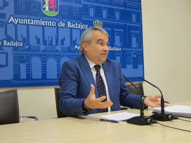 El alcalde de Badajoz confía en que la ejecución de las obras y actuaciones del Plan de Impulso sea superior al 90%