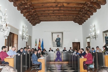 La Diputación de Cáceres aprueba la 'Carrera profesional' con la abstención de PP y Ciudadanos