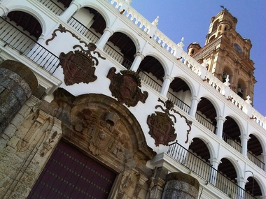 Coria, Jerez de los Caballeros, Llerena, Trujillo, Zafra, pequeñas y grandes ciudades para perderse