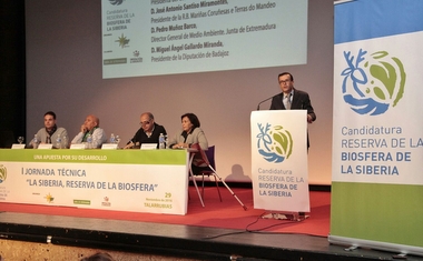 El presidente de la Diputación defiende la Reserva de la Biosfera de La Siberia como una apuesta por su desarrollo