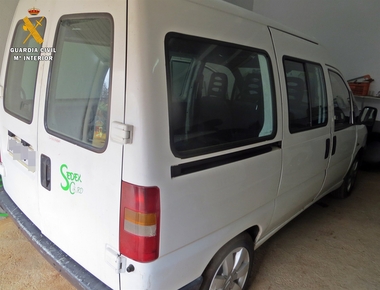 La Guardia Civil detiene a un hombre y busca a dos cómplices por un robo en una nave de Hinojosa del Valle