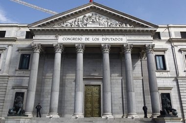 Vara y otros cuatro presidentes autonómicos asistirán este martes los actos de la Constitución en el Congreso