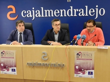 Una tonelada de pasteles de 14 conventos se ponen a la venta en la VIII Feria del Dulce Conventual de Cáceres