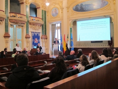 Más de 1.600 personas han participado en el programa 'Nuevo emprendimiento social y solidario' en los CID pacenses