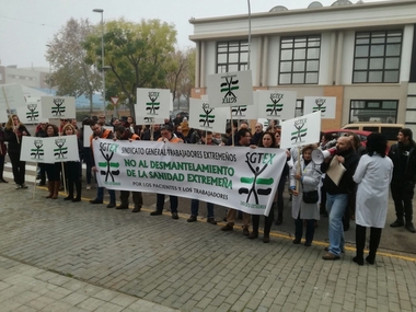 Empleados del SES asisten en Mérida en una concentración convocada por SGTEX para 