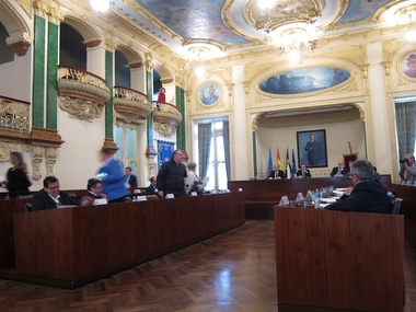 La Diputación de Badajoz aprueba con los votos del PSOE reprobar al alcalde de Guadiana del Caudillo por su 