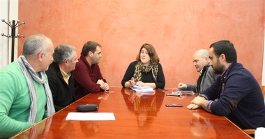 El PSOE informa a agricultores de Las Hurdes de las nuevas ayudas para modernizar el olivar
