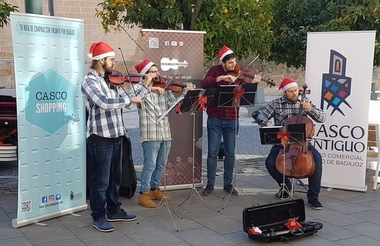 Las calles de Badajoz se llenan de espectáculo gracias a la AECAB 