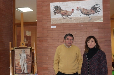 Profesores y alumnos de la Escuela de Arte de Mérida exponen mosaicos y pinturas en la capital extremeña