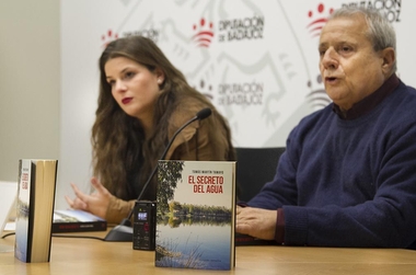 Intrigas, venganza y costumbrismo se entrelazan en la novela de Martín Tamayo, 'El secreto del agua'