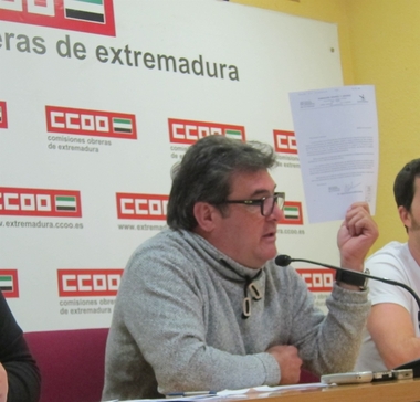 Carretero (CCOO) califica de 'corto' el ejecutivo de Vara y ve 'bien' un posible incremento del número de consejerías