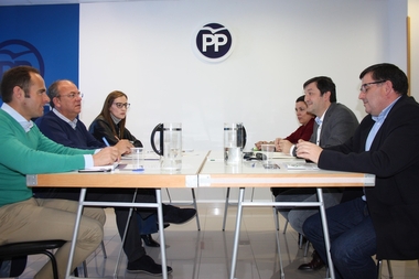 CSIF pide a Vara que apueste por la recuperación de la jornada laboral de 35 horas como ha hecho Andalucía