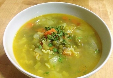 Sopa minestrone con pavo