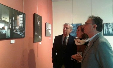 La exposición 'FotoExtremadura. Sombras y Contraluz` puede visitarse en la Casa de Cultura de Don Benito