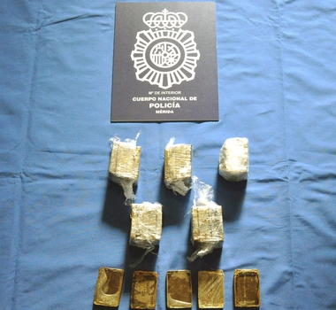 Detenidos tres jóvenes en Almendralejo al portar tres kilos y medio de hachís destinados a la venta