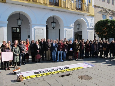 Una concentración en Mérida recuerda a las cuatro mujeres asesinadas por violencia de género este año
