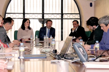 La Junta de Extremadura y empresas de la región analizan las 