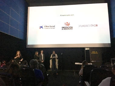 La Asociación Extremeños por una Causa muestra su labor humanitaria a través de un documental proyectado en Badajoz