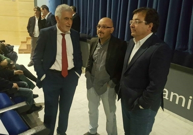 Fernández Vara subraya que el deporte es 