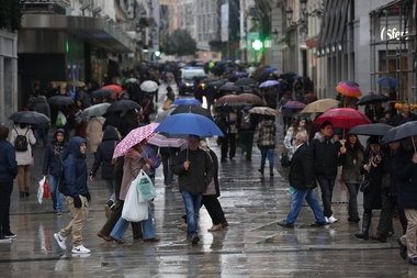 El recibo de la luz baja un 15% en apenas una semana gracias a la llegada de la lluvia y el viento