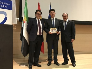 El Presidente del Colegio de Dentistas de Extremadura confía que en 2017 haya una legislación efectiva que regule la publicidad sanitaria