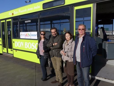 De bus urbano en Badajoz a Unidad Móvil para niños y niñas de la calle en Sierra Leona