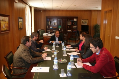 Coeba ofrece su estructura participativa a la nueva directiva de la Asociación de Jóvenes Emprendedores de Extremadura
