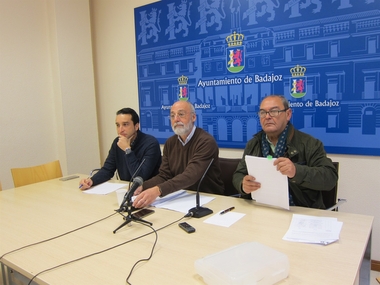 La oposición en el ayuntamiento pide que Agenex elabore los nuevos pliegos para implantar tecnología LED en Badajoz