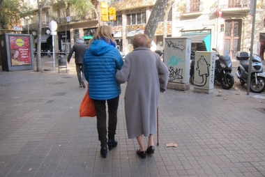 El 30,45% de los dependientes reconocidos en Extremadura no recibe ayuda, según un informe