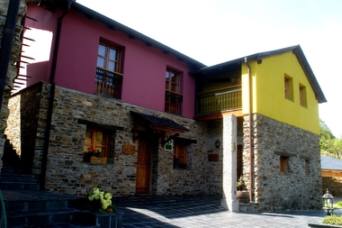 El precio de las casas rurales baja en Extremadura un 4 por ciento en 2017, según Toprural